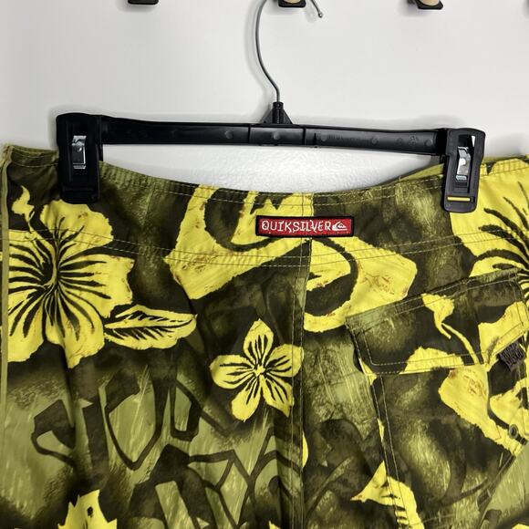 VTG 90s y2k Quiksilver Board Shorts Men 32 33 Yellow Green Hawaiian Floral Surf - Picture 6 of 9
